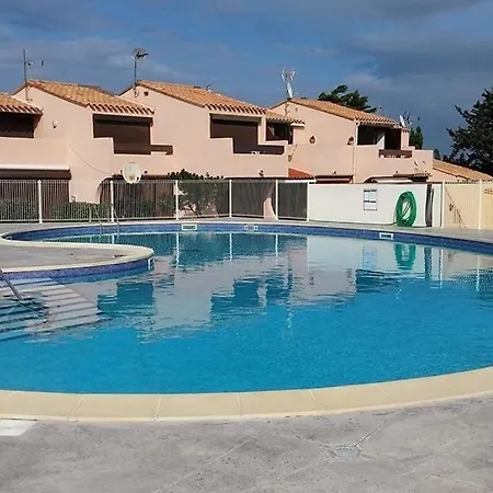 746 Aphrodite Naturiste