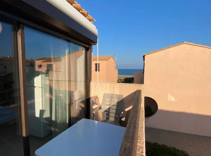 746 Aphrodite Naturiste Апарт-отель Лёкат